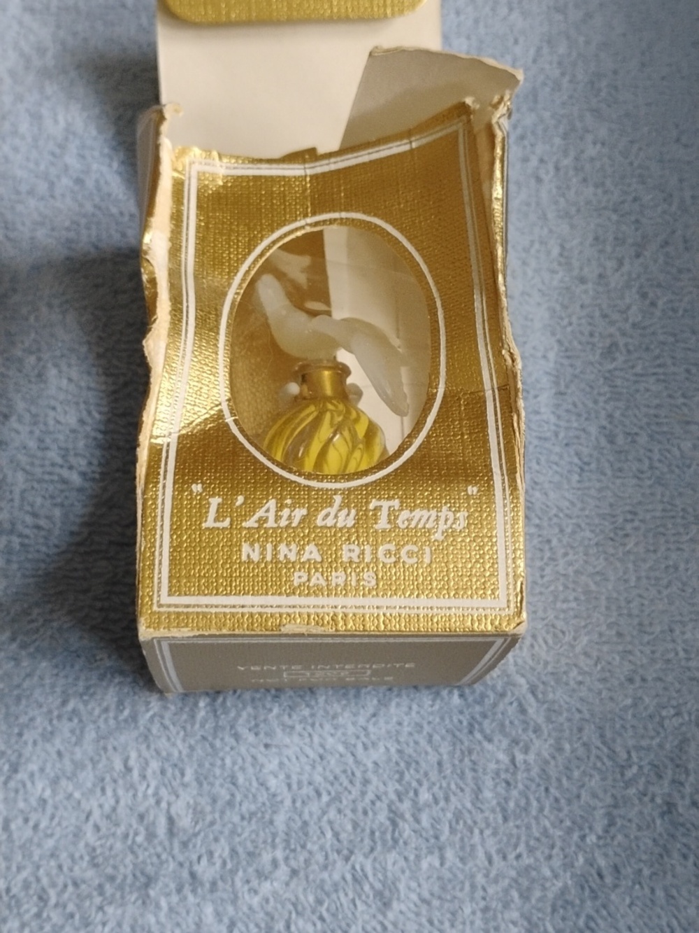 Nina Ricci Samples - Picture 4 of 6